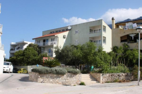 Apartments and rooms by the sea Makarska - 6839